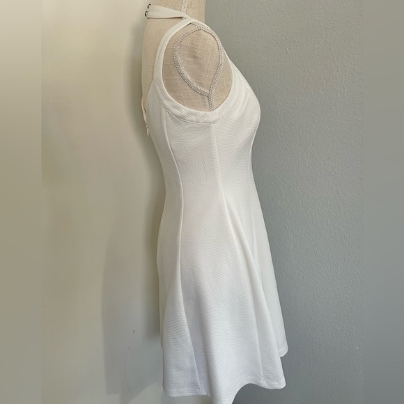 GUESS Womens White Sleeveless Embossed Dress - Picture 5 of 13